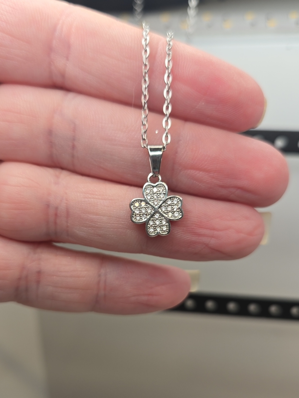 Silver-Toned Crystal Four-Leaf Clover Pendant Necklace Costume Jewelry